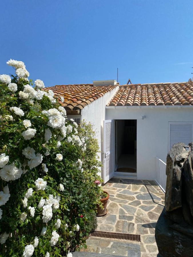 Centric Townhouse With Sea View - Casa Marta Βίλα Cadaqués Εξωτερικό φωτογραφία